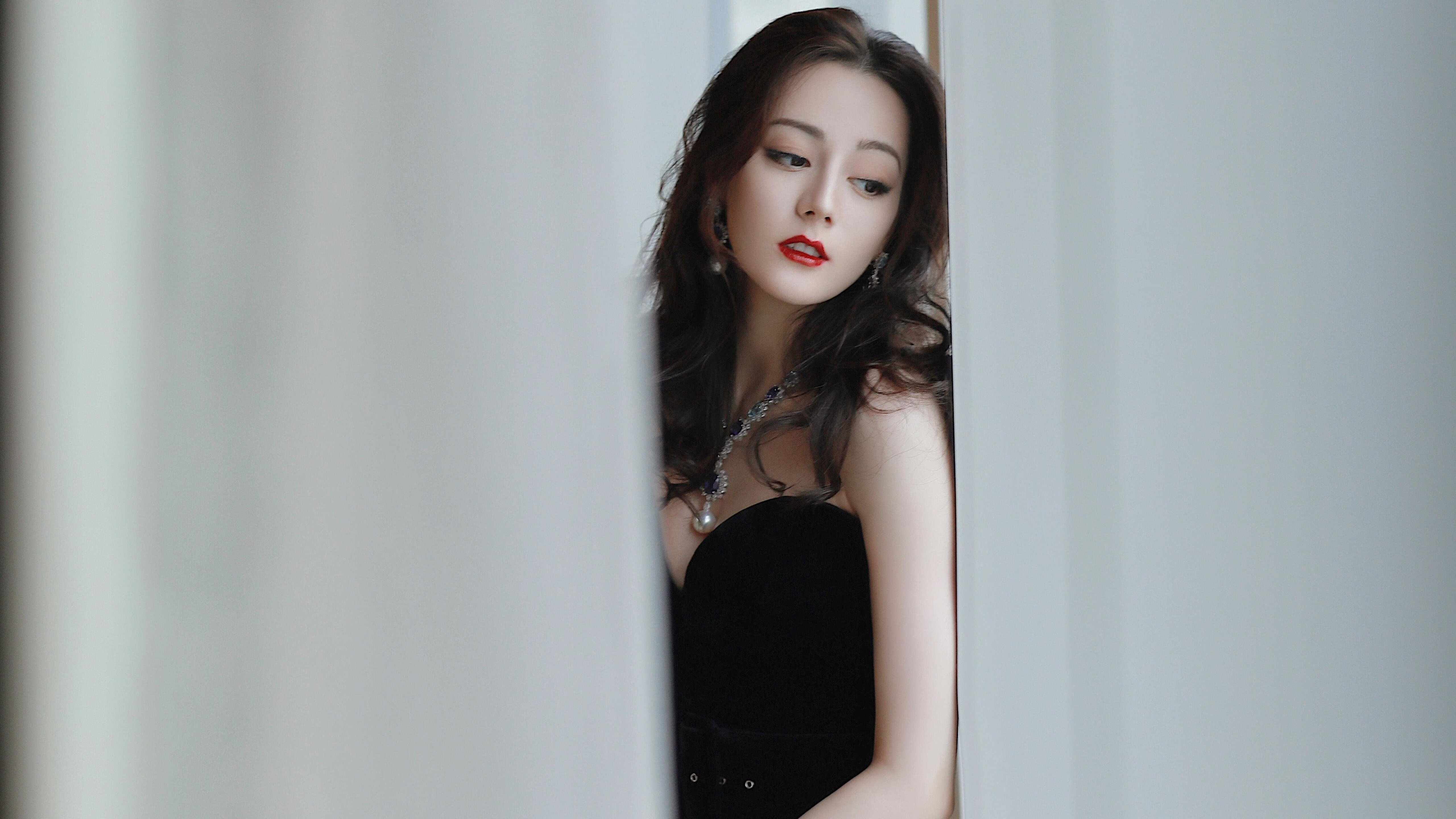 快船全场领先战胜马刺，伦纳德轰分猛龙大胜，快船伦纳德打什么位置