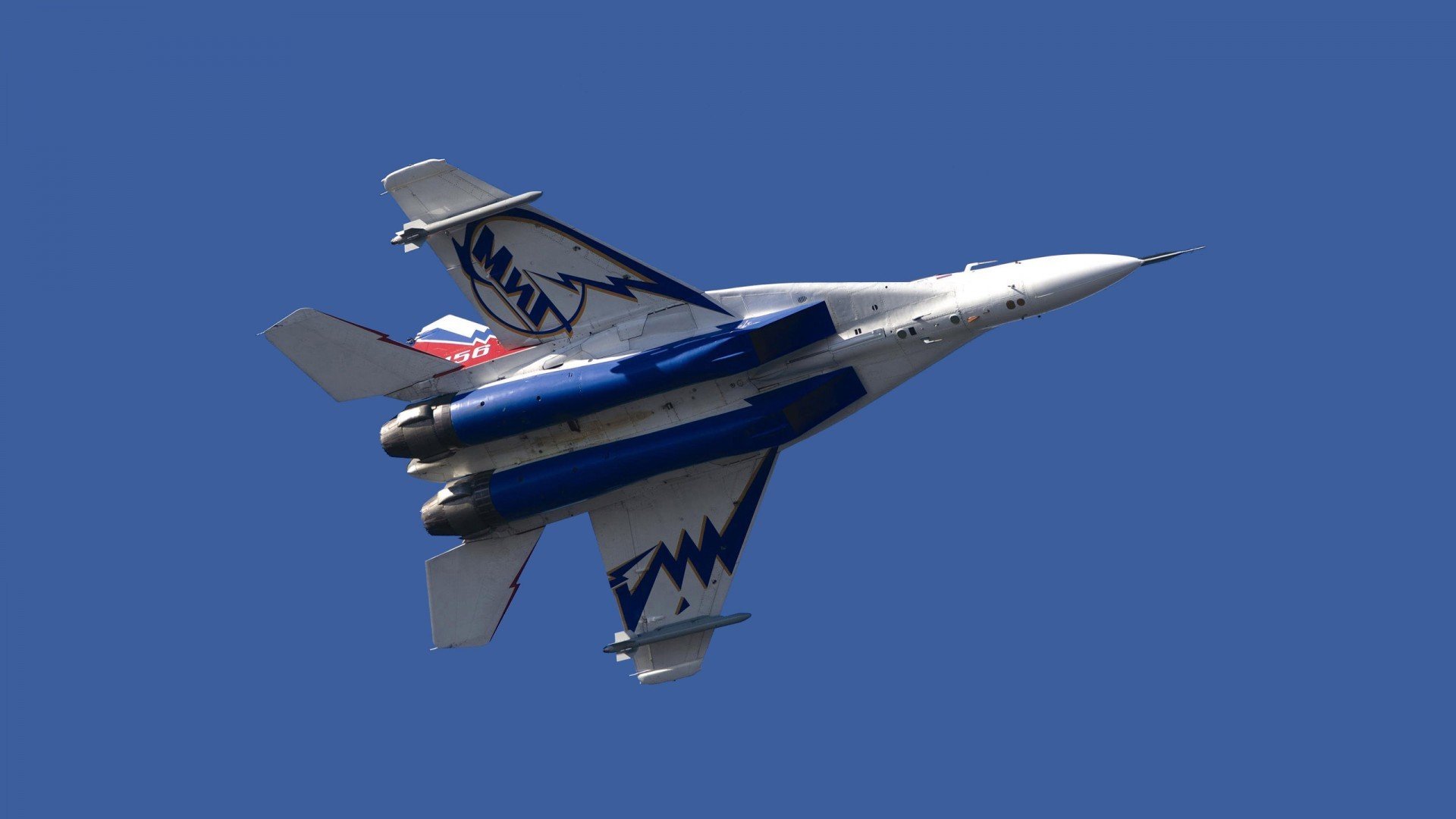 “瞬间转折，毫秒之间！高新区全民健身馆壁球赛震撼开启”