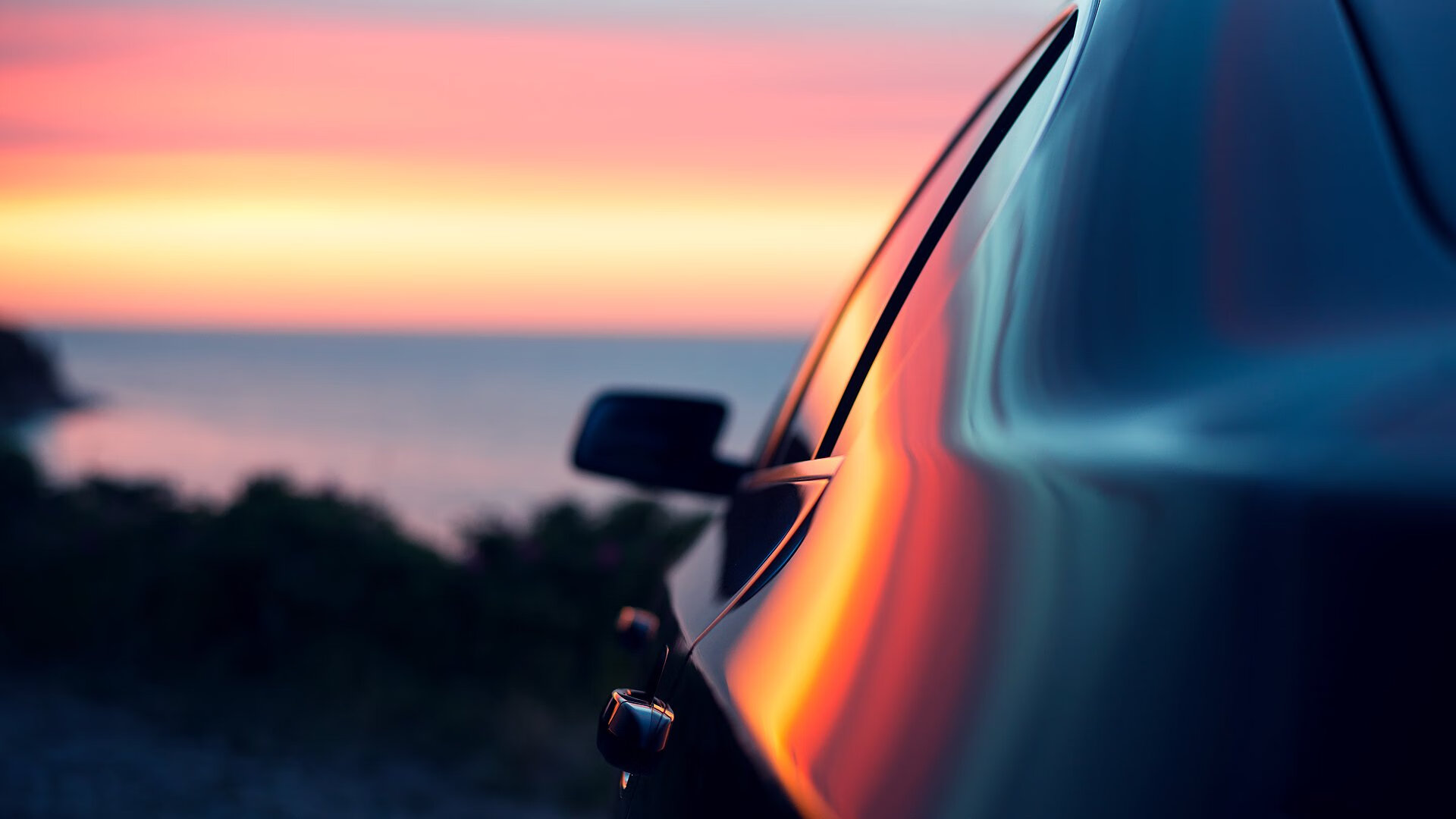 “飞盘赛事：成都三叉湖赛场上空中对抗高潮迭起”