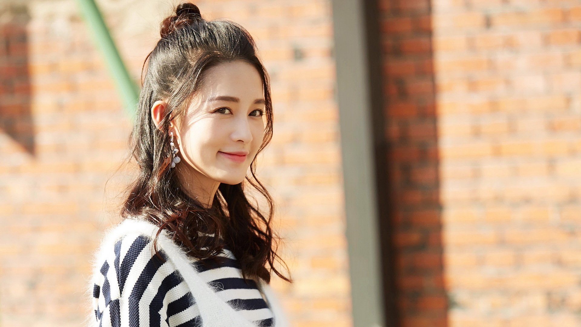 隆戈：超越时代的边锋，成为新西兰橄榄球的标志性人物，隆多橄榄球