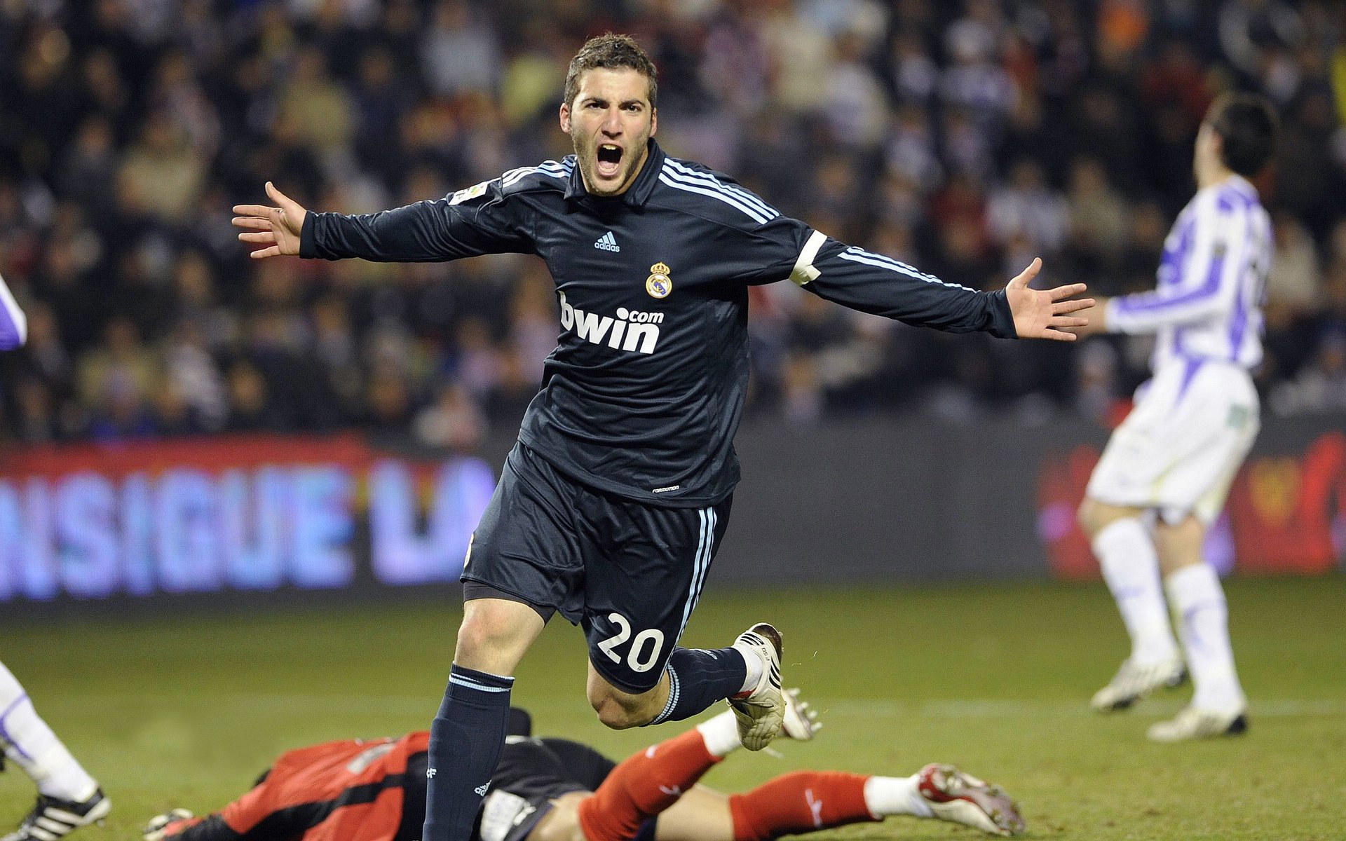 开云体育视频直播-特色足球文化街区在多个城市落地，推动城市文化繁荣，足球文化馆